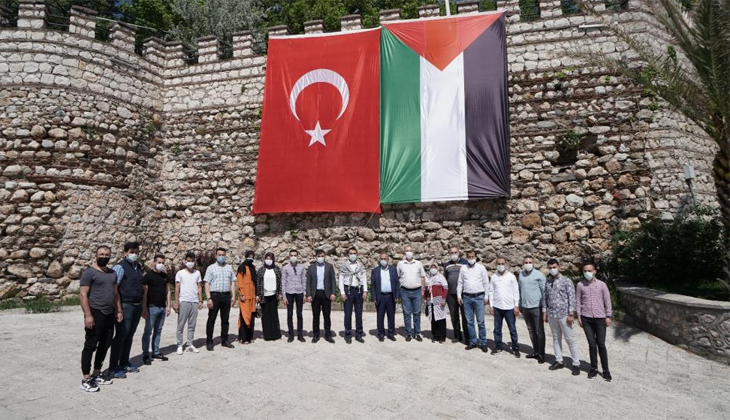 Bursa Kestel Filistin bayraklarıyla donatıldı