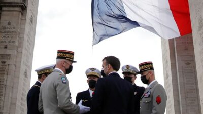 Fransa’da askerlere istifa çağrısı