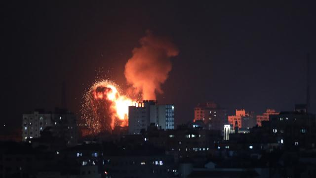 İsrail ordusu Gazze’ye kara operasyonu başlattı!