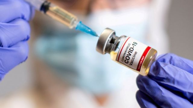 Pfizer’ın bazı aşı tüplerinde yabancı madde tespit edildi
