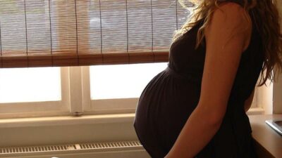 60 yaş ve üzeri ile hamile kamu çalışanları izinli sayılacak
