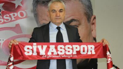 Rıza Çalımbay 1 yıl daha Sivasspor’da