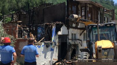 Bursa’da trafo patladı, 3 ev küle döndü