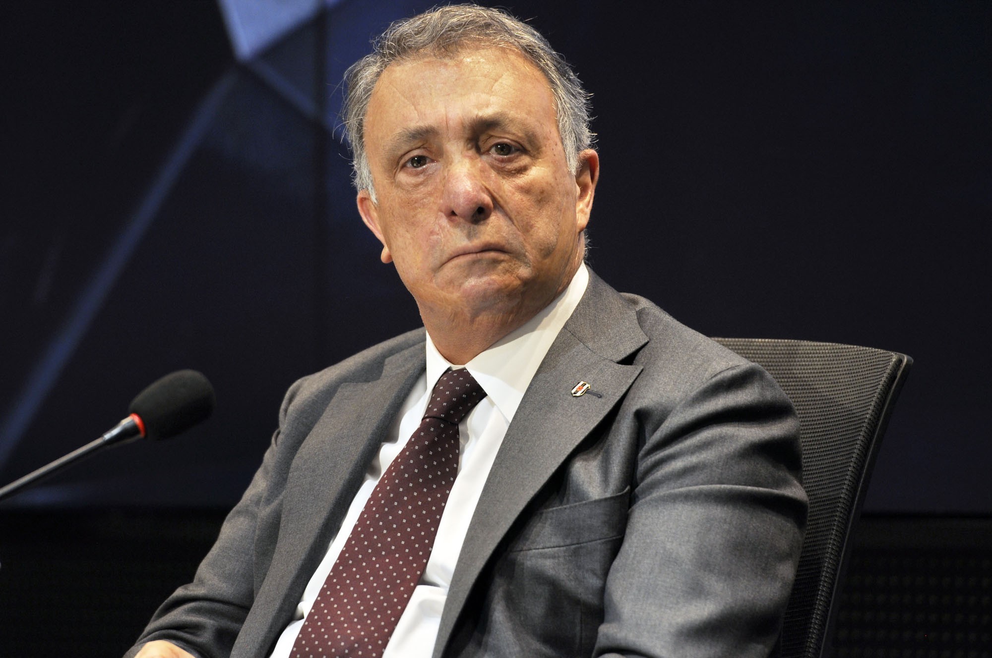 Ahmet Nur Çebi ilk yarı sonunda stattan ayrıldı