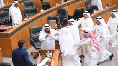 Kuveyt parlamentosunda kavga