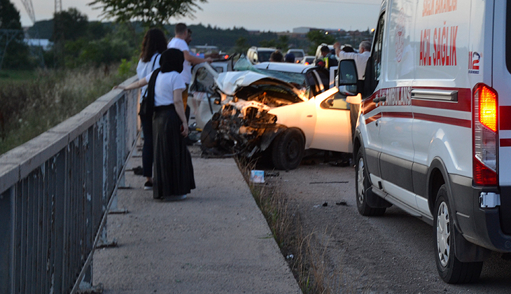 Bursa plakalı araç kaza yaptı: 3 ölü, 4 yaralı