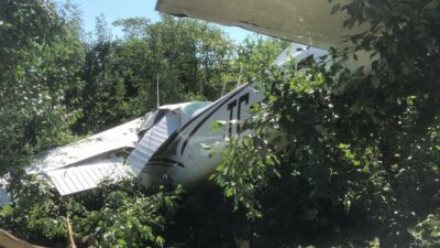 Bursa’da uçak kazası! Meyve bahçesine…