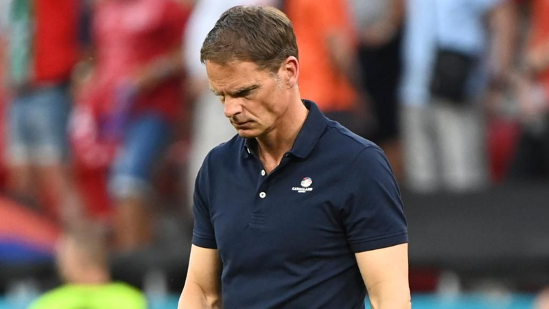 Frank de Boer ile yollar ayrıldı