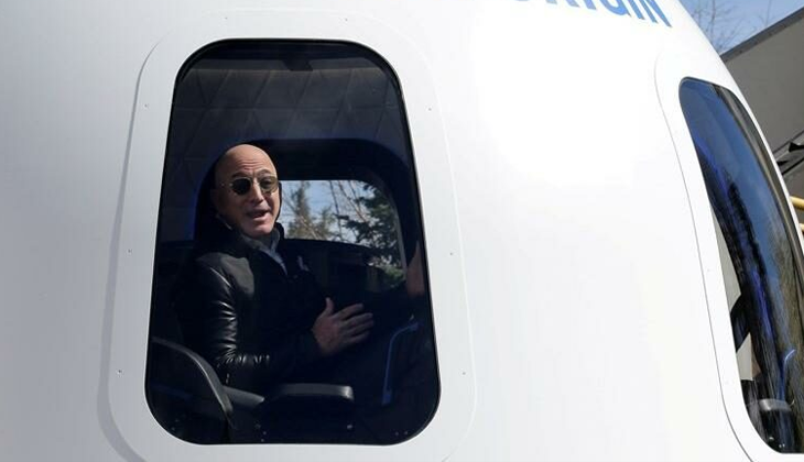 Jeff Bezos’un uzay yolculuğundan dönmemesi için imza kampanyası başlatıldı
