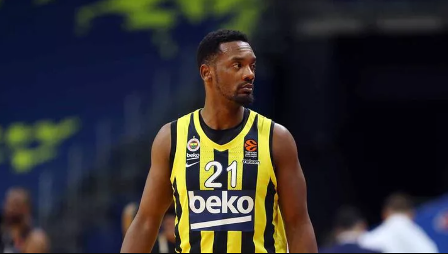 Dyshawn Pierre, 3 yıl daha Fenerbahçe’de Dyshawn Pierre, 3 yıl daha Fenerbahçe’de