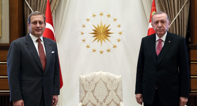 Cumhurbaşkanı Erdoğan, Galatasaray Başkanı Burak Elmas’ı kabul etti Cumhurbaşkanı Erdoğan, Galatasaray Başkanı Burak Elmas’ı kabul etti