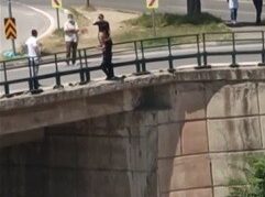 Bursa’da intihar girişimi! Alkışlar arasında… Bursa’da intihar girişimi! Alkışlar arasında…