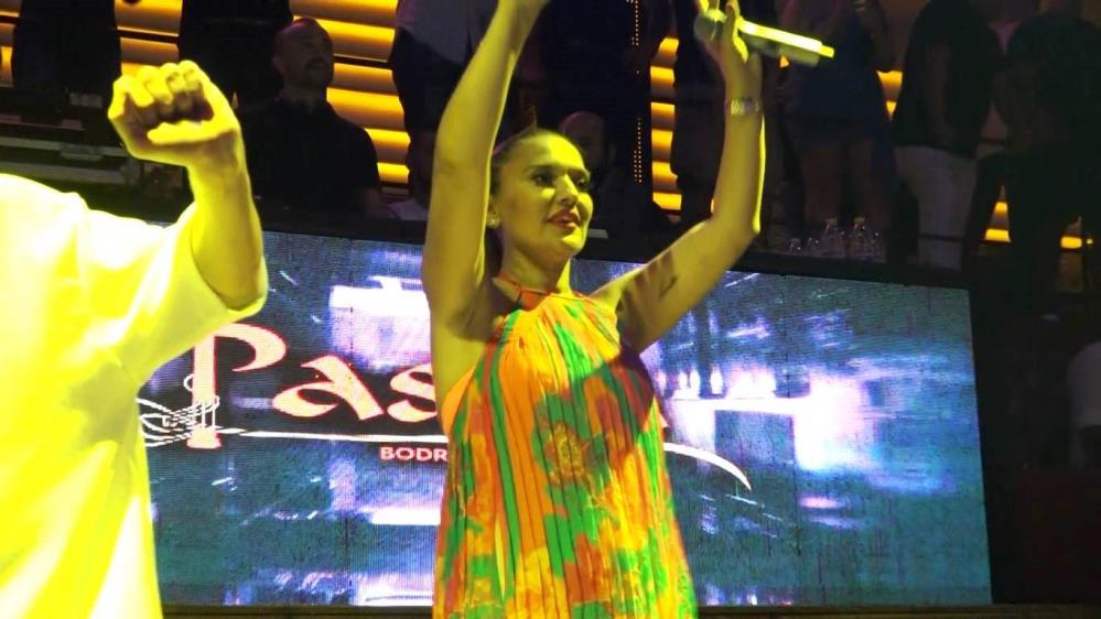 Demet Akalın, Bodrum’u salladı Demet Akalın, Bodrum’u salladı