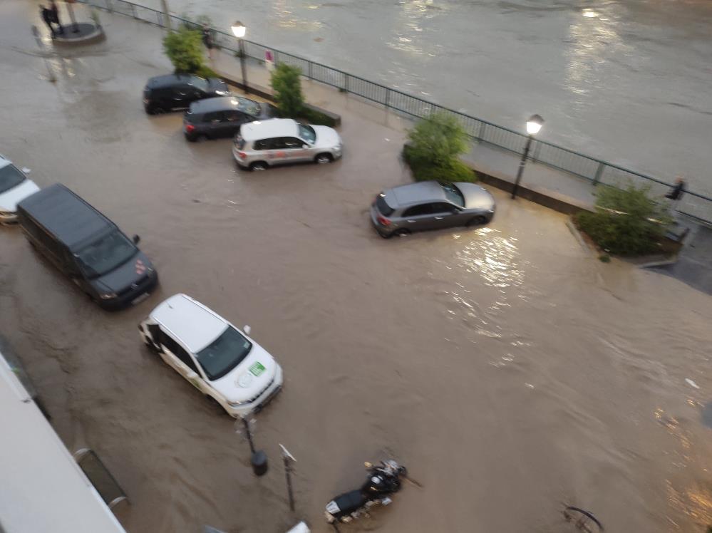 Avusturya’da sel felaketi