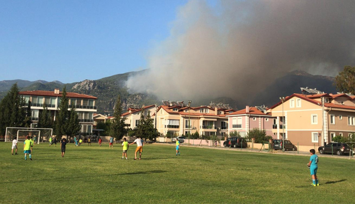 Köyceğiz’de yangın devam ediyor, Dalaman’daki yangın söndürüldü