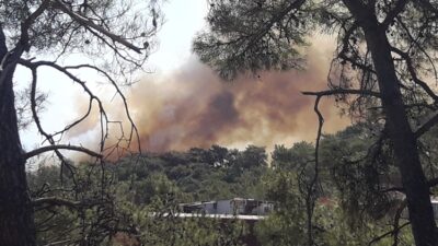 Yangın nedeniyle Marmaris-Datça yolu kapandı