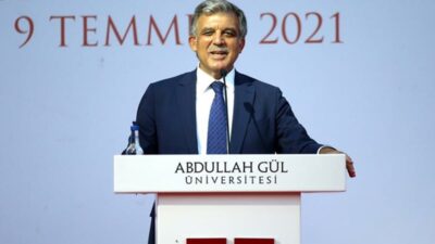 Abdullah Gül, gençlere seslendi: Fikri ve vicdanı hür gençler olun