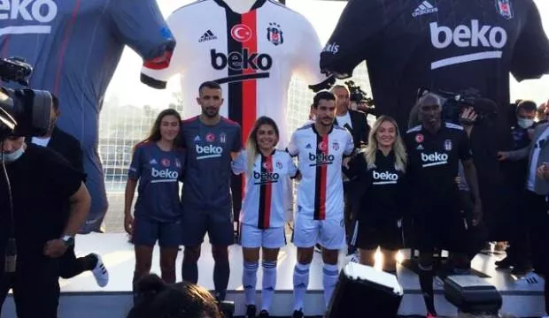 Beşiktaş’ın yeni formaları Boğaz’da tanıtıldı