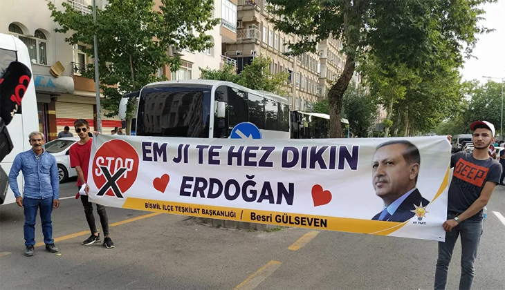 Erdoğan’ın Diyarbakır ziyaretinde Kürtçe pankart
