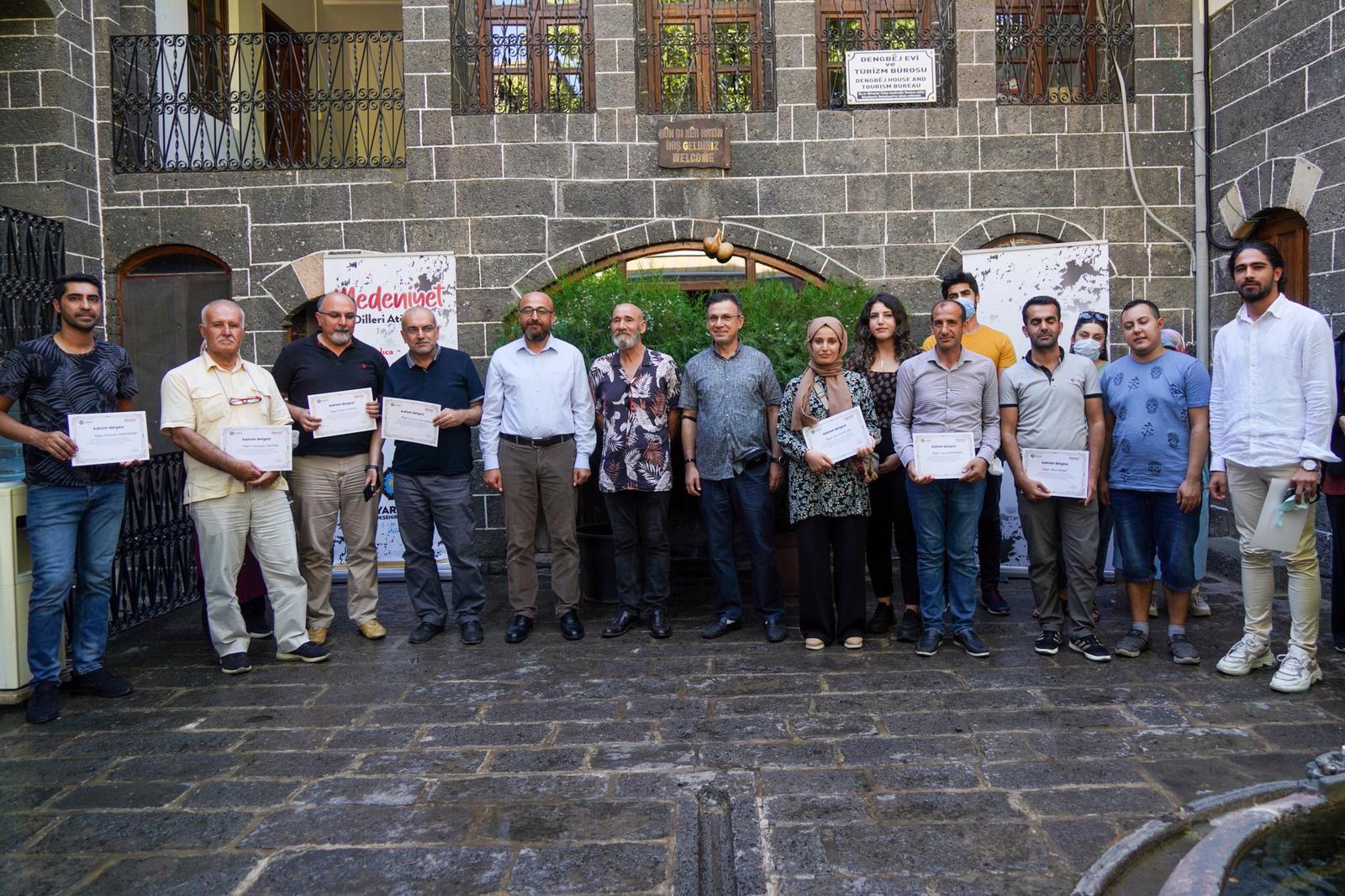 Diyarbakır’da Medeniyet Dilleri Atölyesi ilk mezunlarını verdi…