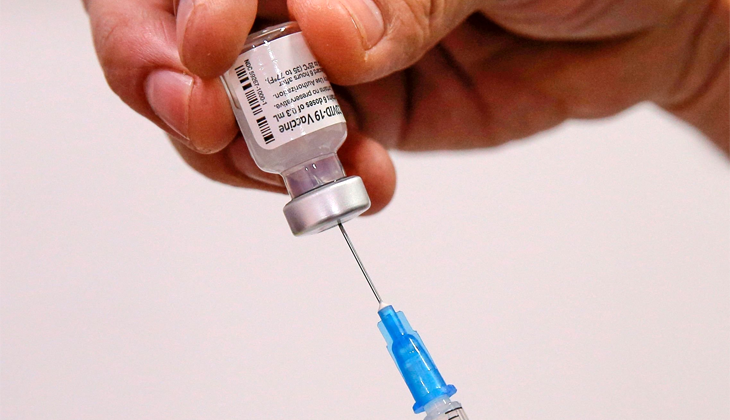 İsrail’de 12 yaş üzerindekilere üçüncü doz aşı yapılacak