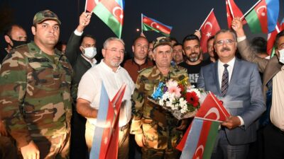 Azerbaycanlı ekip sevgi seliyle karşılandı