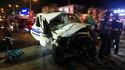 İzmir’de polis aracı ile otomobil çarpıştı: 1 şehit