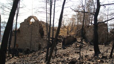 Manavgat’taki yangın Lyrbe Antik Kenti’ne de zarar verdi