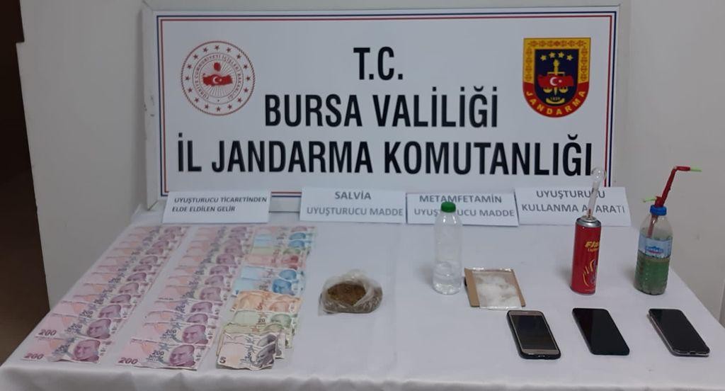 Bursa’da uyuşturucu operasyonu: 3 gözaltı Bursa’da uyuşturucu operasyonu: 3 gözaltı