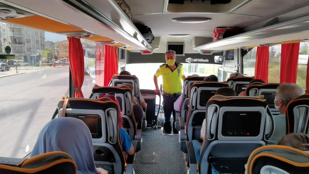 Bursa’da şehirler arası otobüs seferlerine polis kontrolü Bursa’da şehirler arası otobüs seferlerine polis kontrolü