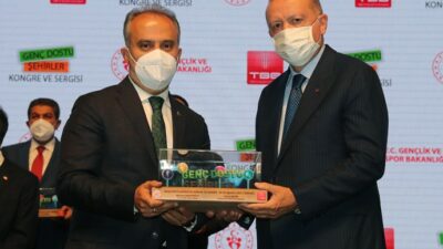 Cumhurbaşkanı Erdoğan’dan Bursa’ya gençlik ödülü