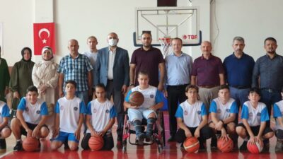 Bursa’da engelli gencin basketbol hayâli gerçek oldu