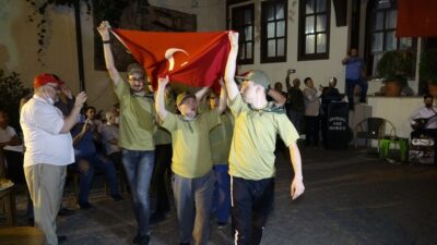 Bursa’da engelli gençlerin unutulmayacak ’asker’ eğlencesi