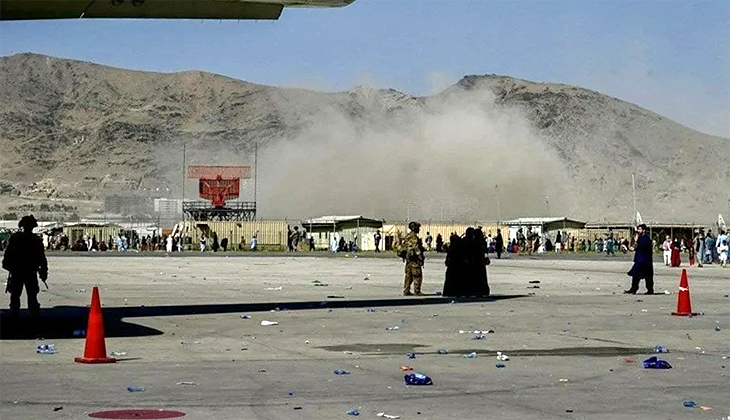 Kabil Havalimanı bölgesinde peş peşe patlamalar!