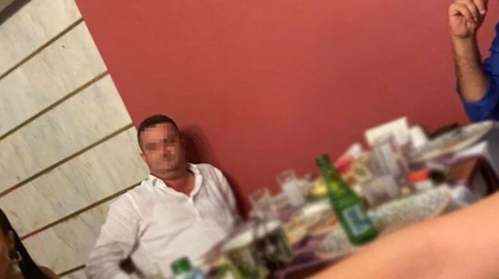 Davasına baktığı iş insanıyla yemek yiyen hakim açığa alındı Davasına baktığı iş insanıyla yemek yiyen hakim açığa alındı