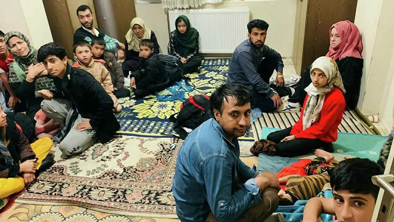 Van’da, iki apartman dairesinde 115 kaçak göçmen bulundu