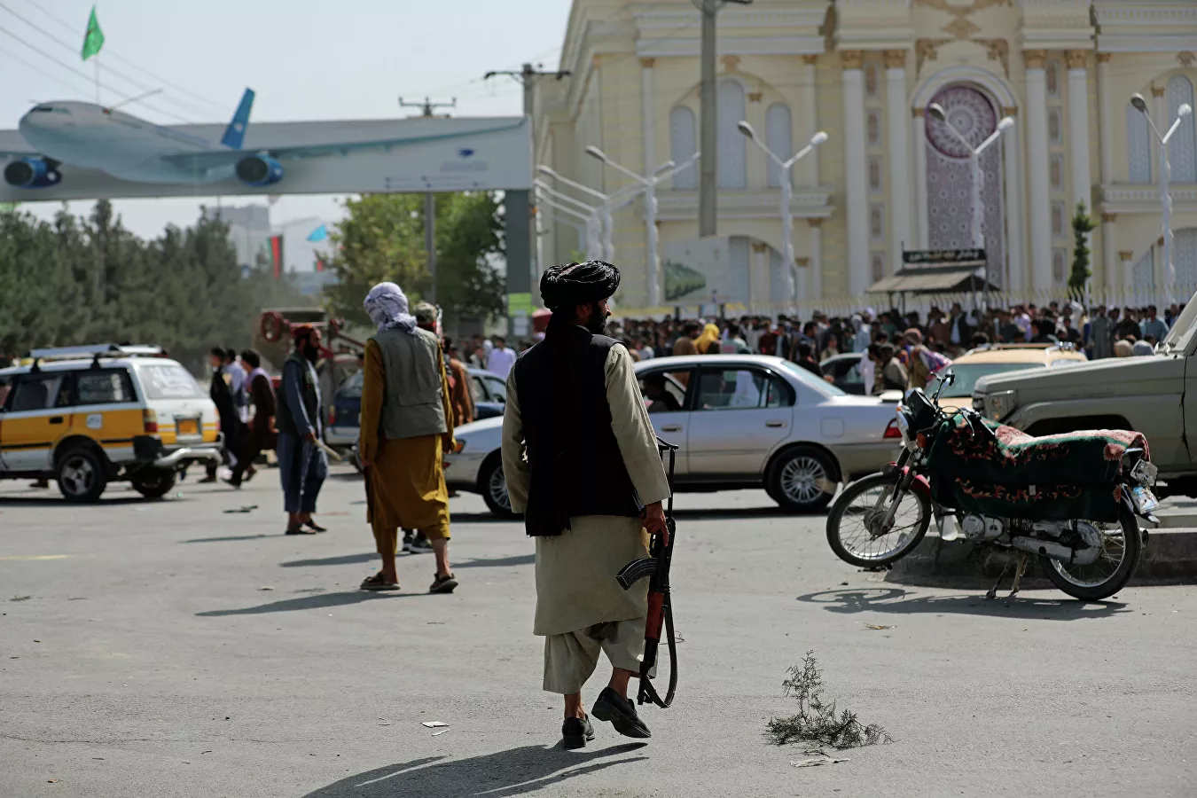 ABD’nin milyarlarca dolar değerindeki askeri teçhizatının Taliban’ın eline geçtiği değerlendiriliyor