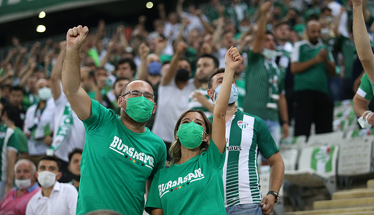 Bursaspor 523 gün sonra taraftarıyla buluştu