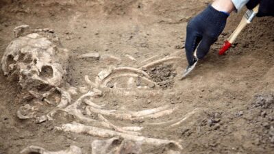 6 bin yıllık mezarlık bilinmeyenleri açığa çıkardı