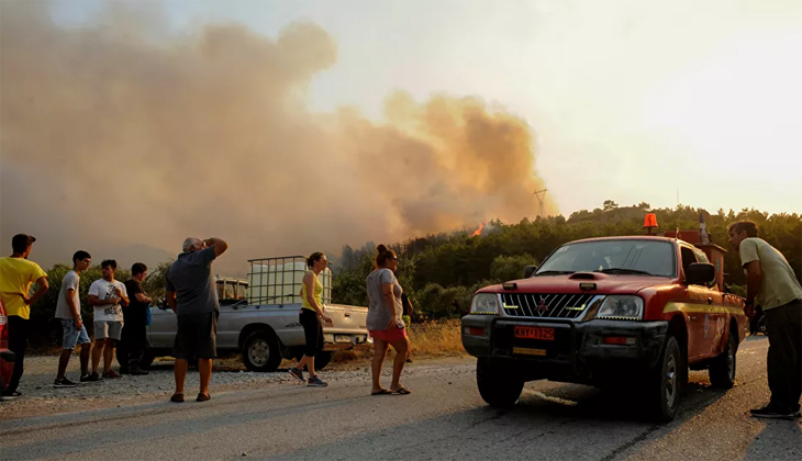 Rodos Adası orman yangını nedeniyle elektriksiz ve susuz kaldı