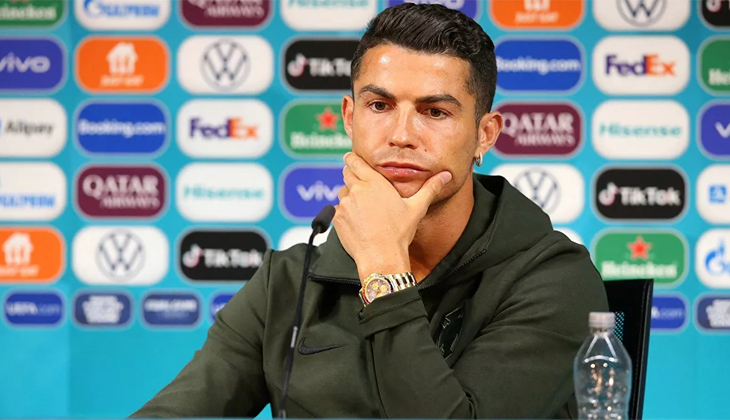 Ronaldo, transfer iddialarını yalanladı