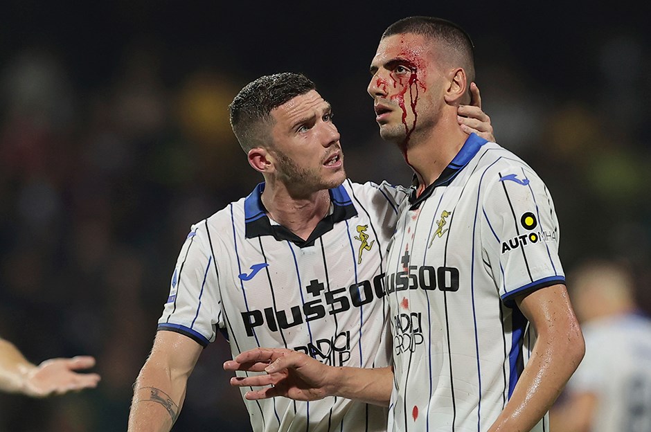 Merih Demiral kanlar içinde kaldı