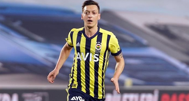 Mesut Özil kadrodan çıkarıldı