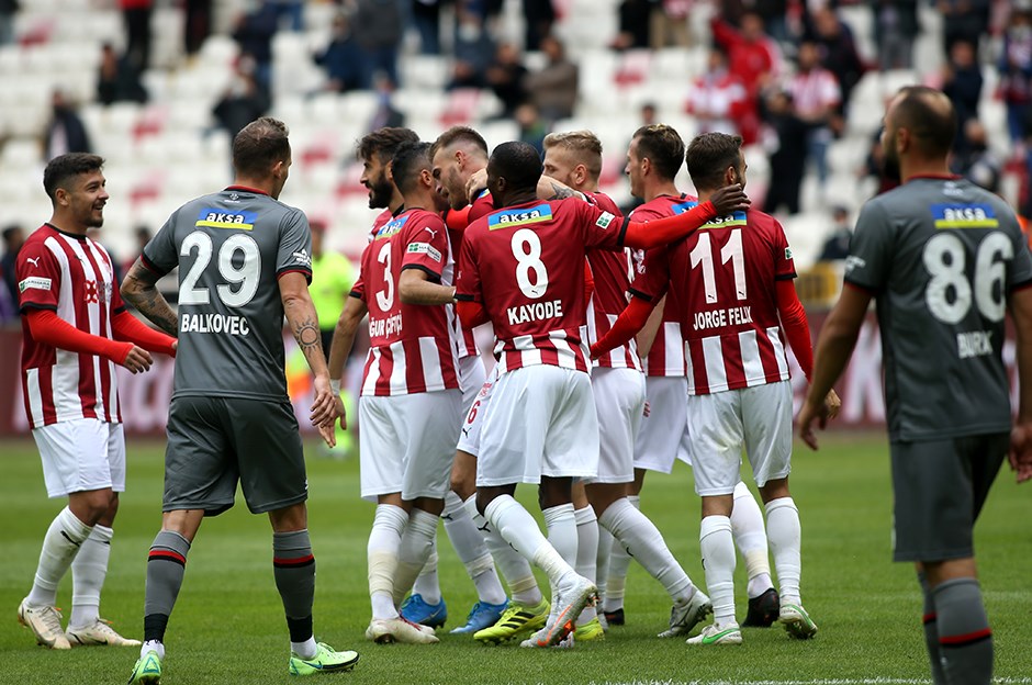 Sivasspor, Karagümrük’e acımadı!