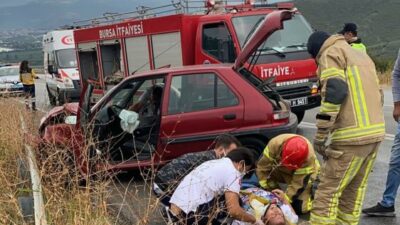 Bursa’da feci kaza! TIR, otomobile çarptı