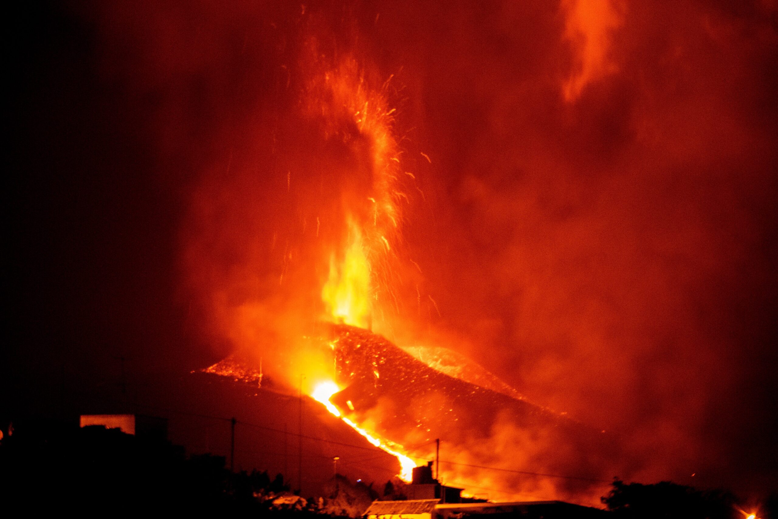 La Palma Adası’nda lavlar nedeniyle bir haftada 462 ev yandı