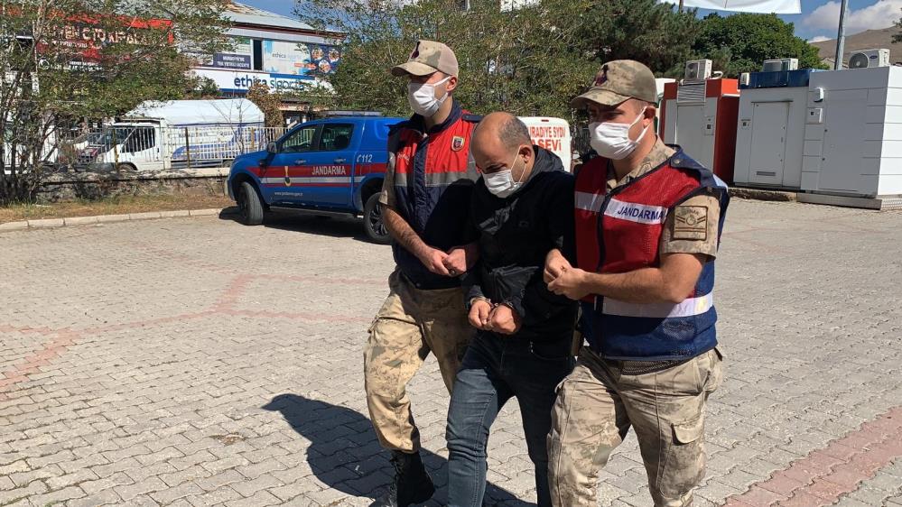 İnsan kaçakçılığı yapan sağlık çalışanı tutuklandı İnsan kaçakçılığı yapan sağlık çalışanı tutuklandı