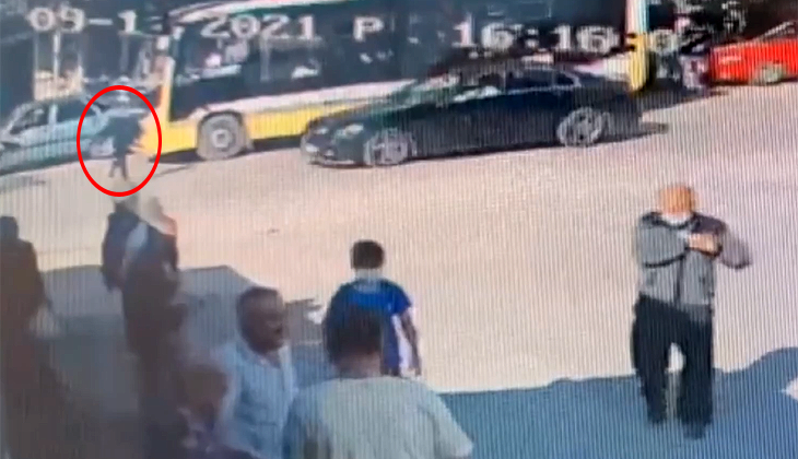 Bursa’da bir otomobil çarptığı genci havaya uçurdu