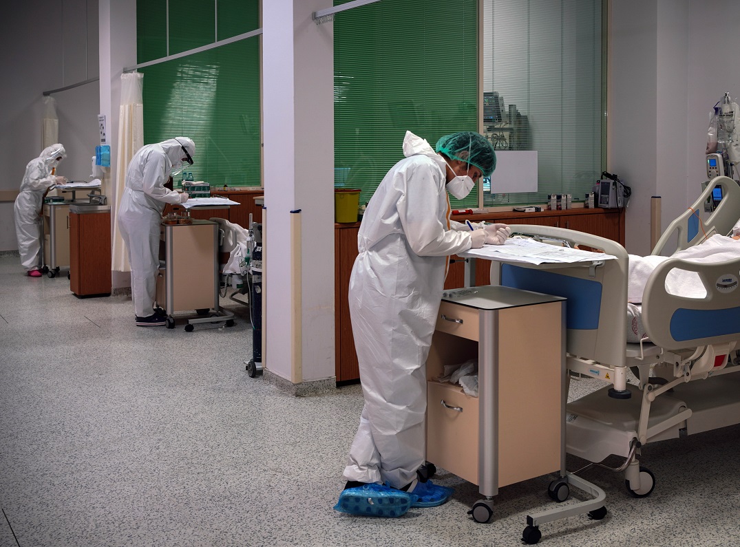 Son 24 saatte koronavirüsten 228 kişi hayatını kaybetti