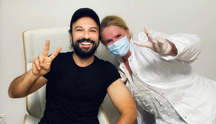 Tarkan ikinci doz aşısını oldu: Gel, gel acımayacak